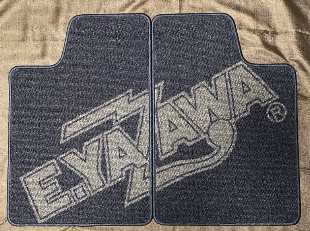 E.YAZAWA ロゴ入りカーフロアマット