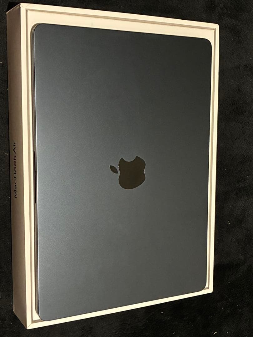 Apple MacBook Air 8G M2チップ搭載13インチ　ミッドナイト