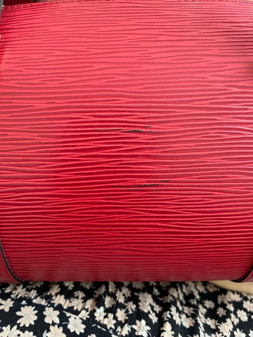 Louis Vuitton エピレザー ハンドバッグ レッド