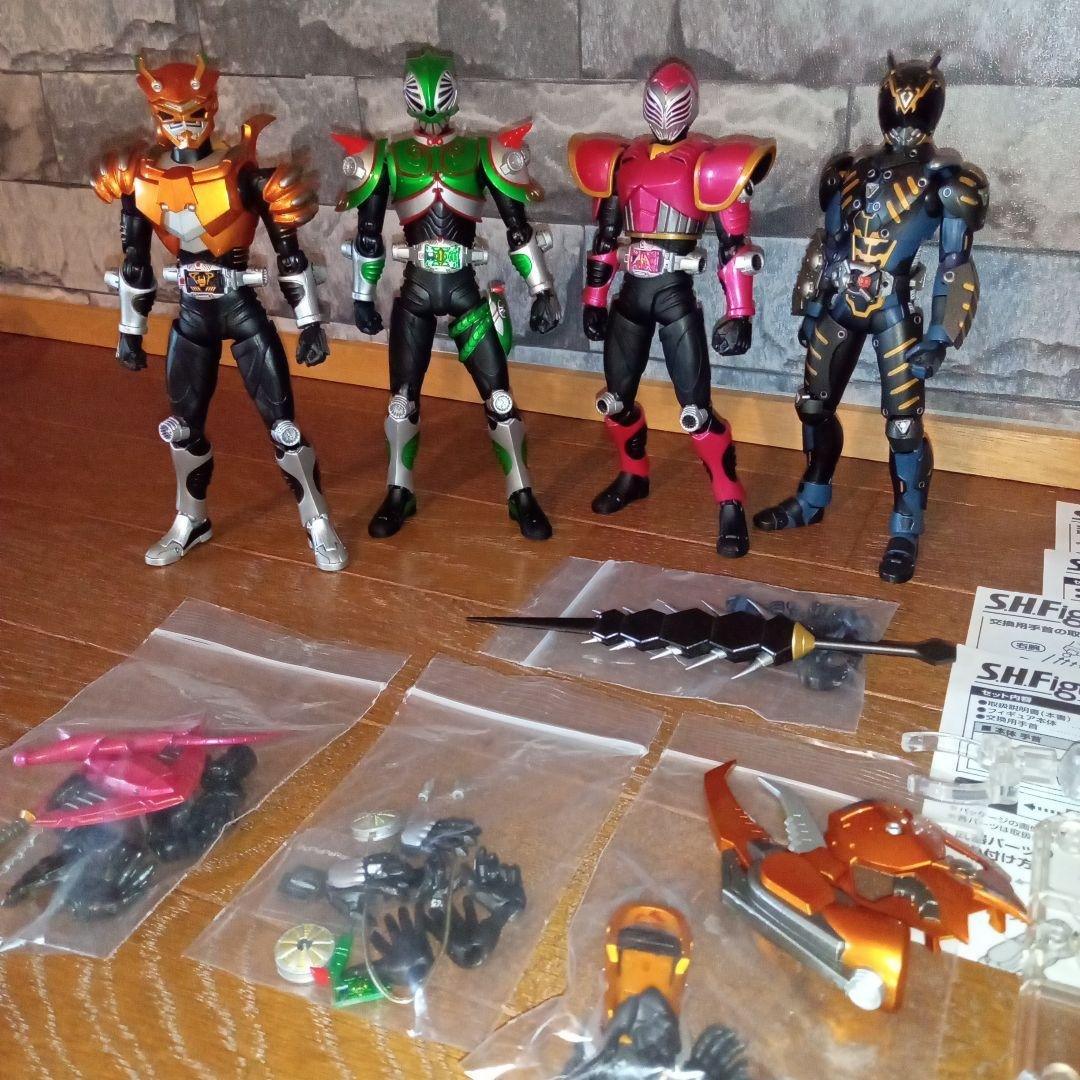 SHF　仮面ライダー龍騎　ライダー 4体セット