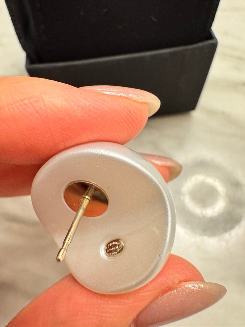 CHANEL パール調ボタン型ピアス　レア商品値下げ不可