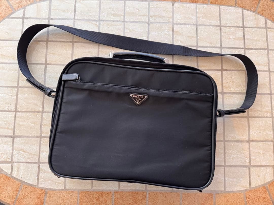 PRADA ブリーフケース V147 S
