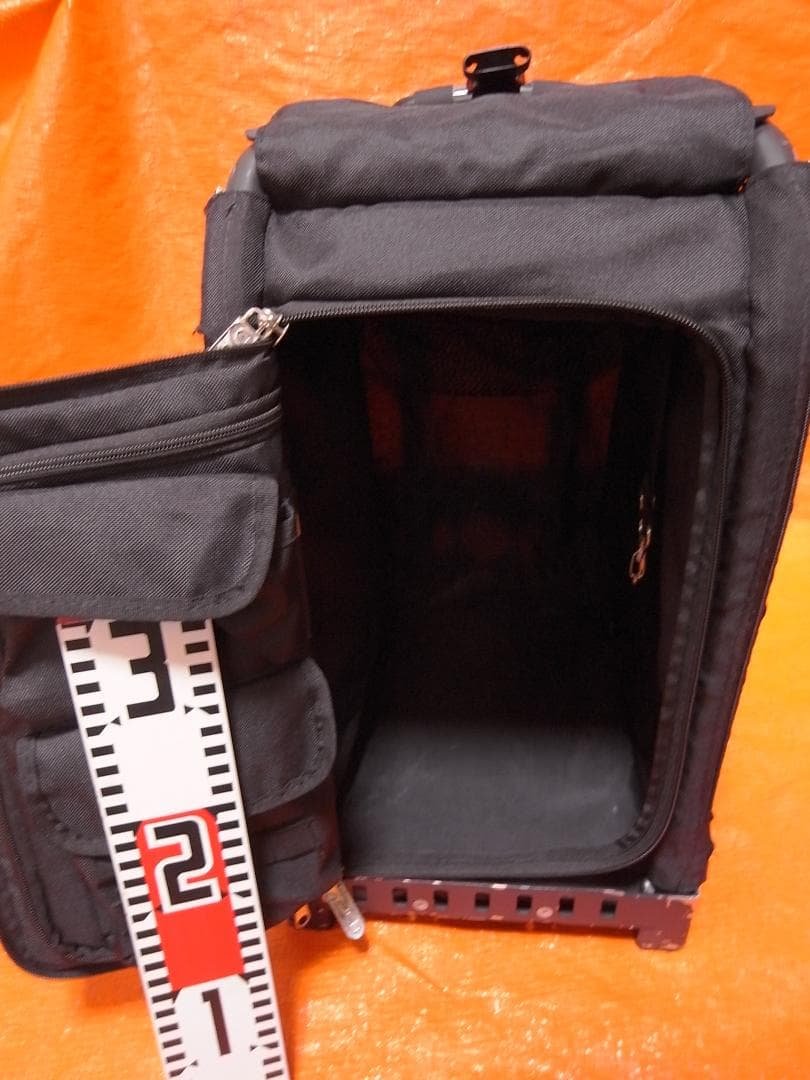 送料込み　ZUCA ズーカ SPORT スポーツ 座れるキャリーバッグ