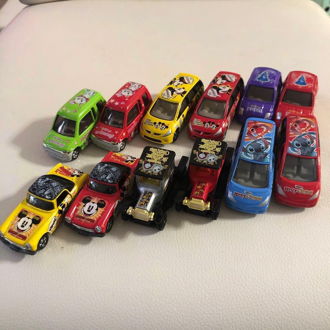 ディズニートミカコレクションDカプセル　Red Selection 12台