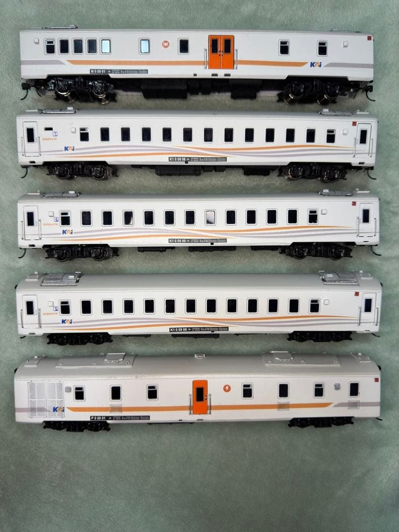 希少！　HOゲージ　インドネシア客車　鉄道模型