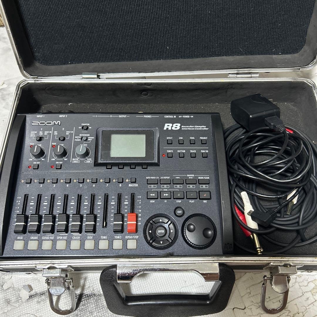 Zoom R8 マルチトラックレコーダー