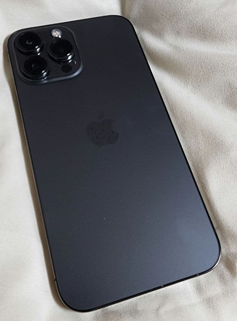 iPhone13ProMax グラファイト 黒 256GB バッテリー残量82%