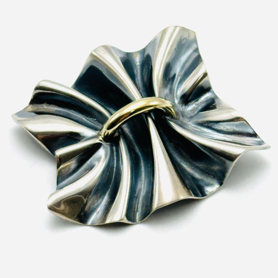   399 ギャザー　シルバーブローチ　925 燻　コンビ