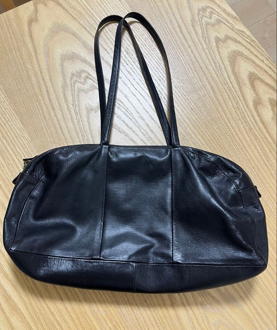 黒 レザー ハンドバッグ ファスナー付き